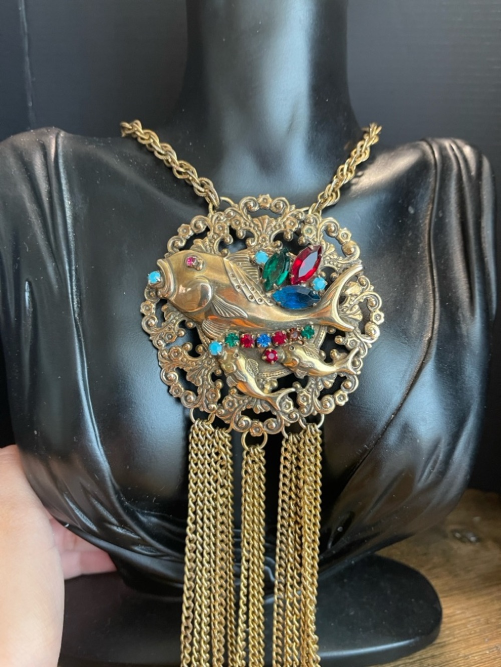 Circa 1970s Fish family vintage long statement gold tone chain necklace 19 inch